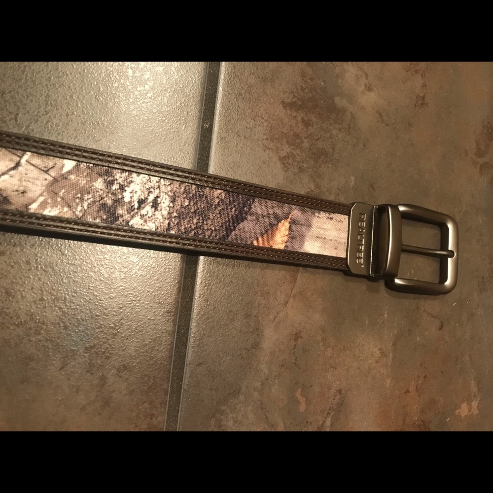 Men’s realtree belt.
